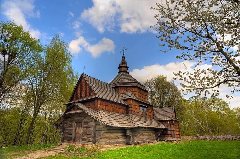 Wooden church. Владимирская Русь деревянные церкви Руси. Светогорский деревянная Церковь Украина. Деревянная Церковь Святого Василия. Часовня Русь дерево.