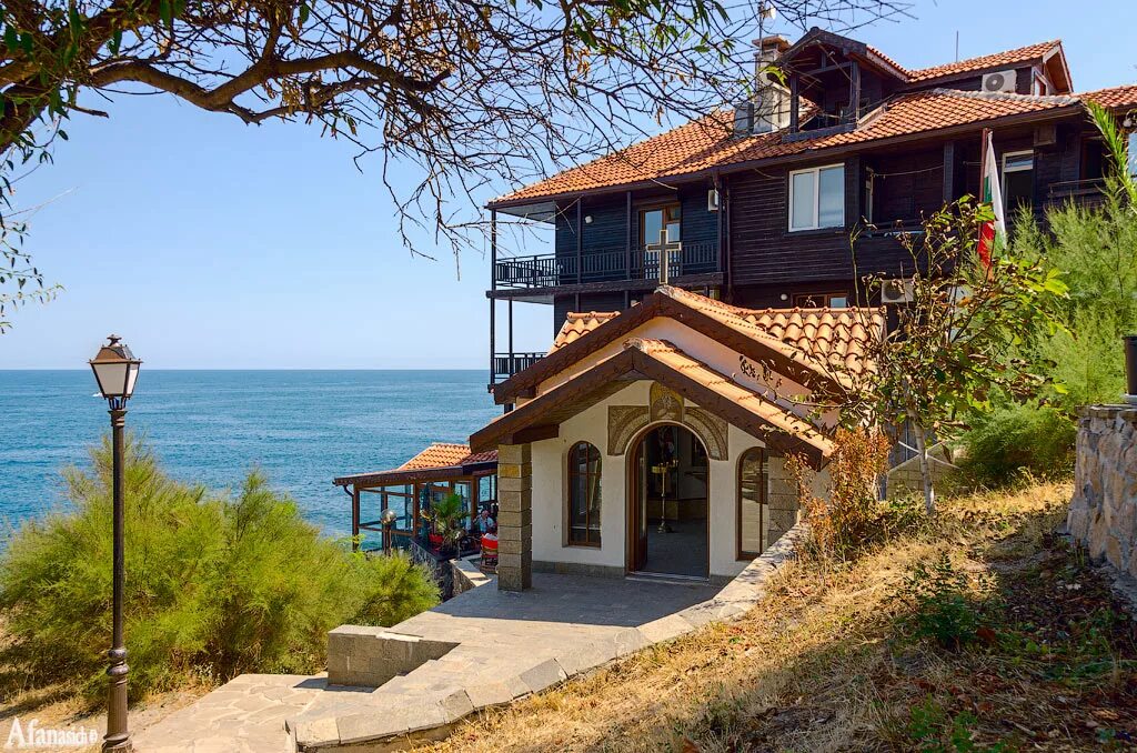 Дом у черного моря. Дома на черном море. Дом у моря. Вилла у моря крым. Дом у черного моря.