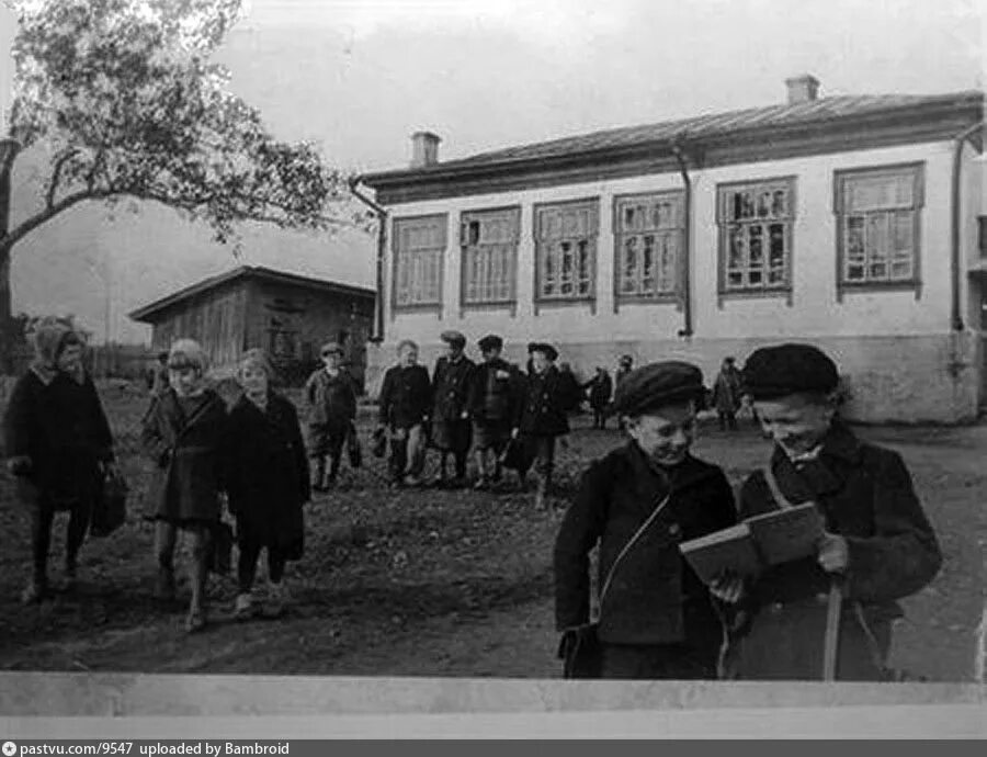 Село Зюзино 1955. Послевоенные школы в СССР. Старая школа. Школа в послевоенные годы. Школы старых времен