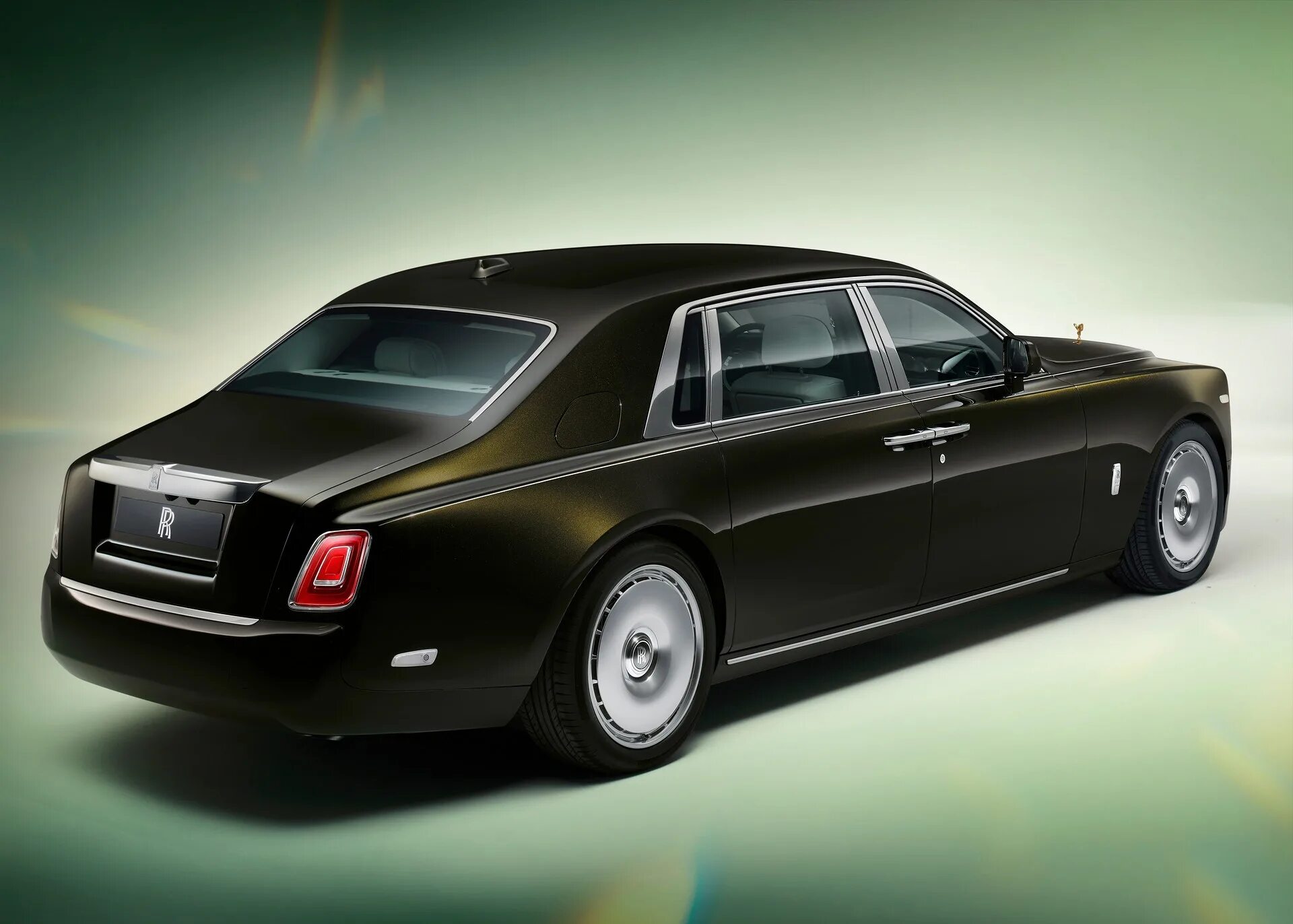 Машина похожая на ройс ройс. Роллс Ройс Фантом 2022. Rolls Royce Phantom 2023. Rolce Royce Fantom 2023. Rolls Royce Phantom 2022 Series 2.