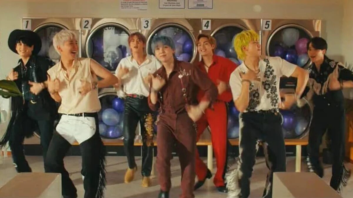 Permission bts. Бтс дэнс дэнс. бтс permission to dance. хосок permission to dance. bts permission to dance клип.