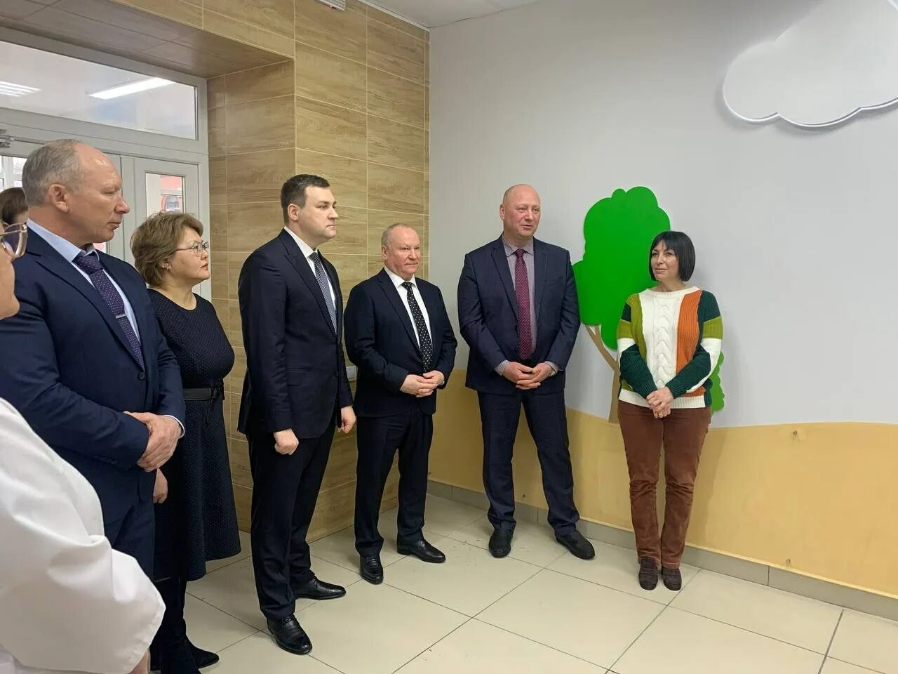 Открытие после капремонта. Школа 32 терешковой ярославль. Открытие детского городского эндокринологического центра. Фото открытия школы после капремонта. Открытие школы после капитального ремонта.