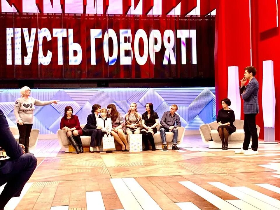 Ток шоу названия. Ток шоу названия. Политические ток шоу. Ток шоу названия. Ток шоу.