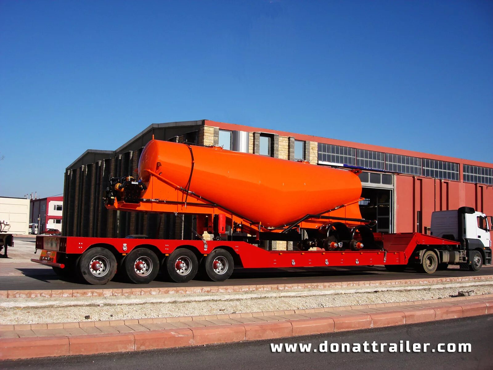 Low load. Полуприцеп low-load. полуприцеп тяжеловоз 150 тонн. цементовоз полуприцеп 4 осный. полуприцеп низкорамный faymonville 8 осный.