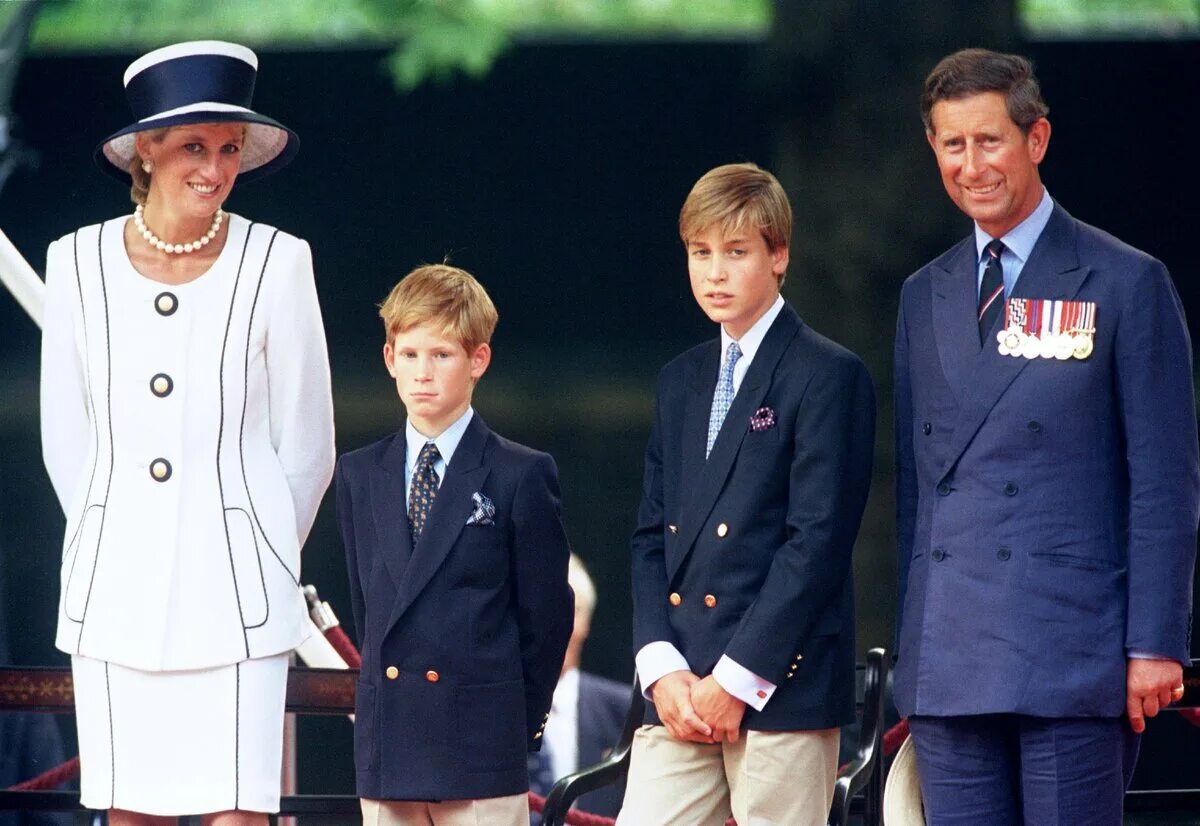 Дети принцессы Дианы и принца Чарльза. Сын принцессы Дианы Уильям.
