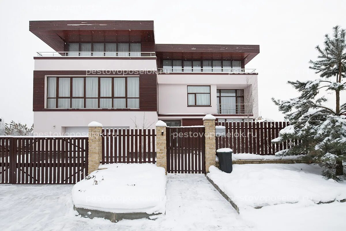 Дома в пестово новгородская область. КП Пестово Дмитровское шоссе. Пестово Московская область коттеджный поселок. Гостиница серебряный Бор Пестово. КП Пестово 2023.