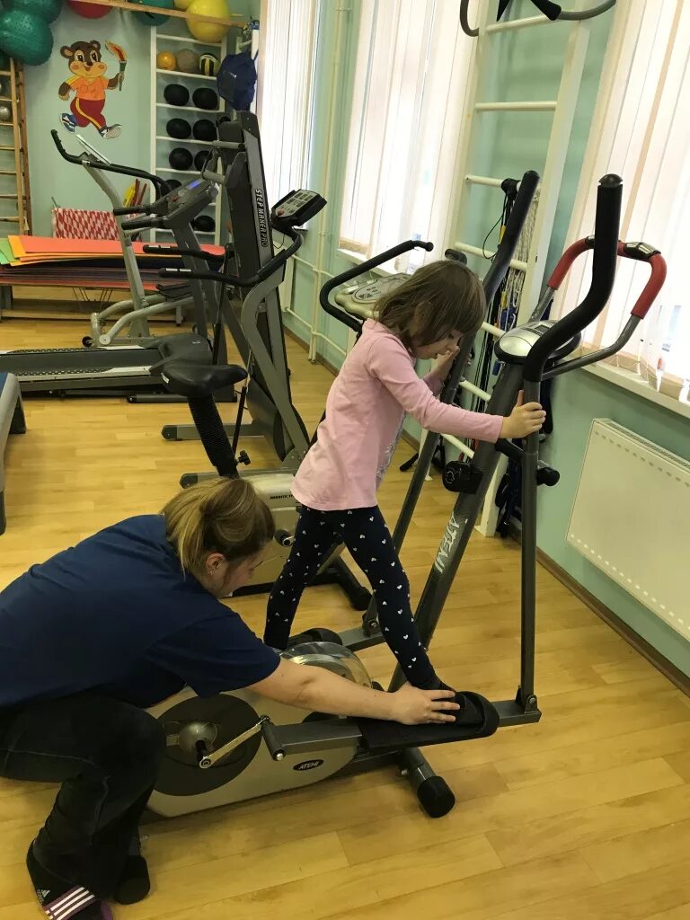 Реабилитация детей с дцп. Адаптивная физическая культура для детей. Афк адаптивная физическая культура. Реабилитация детей. Реабилитация детей инвалидов.