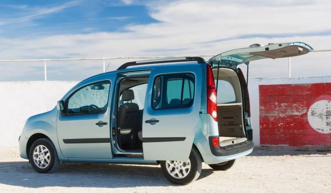 Renault kangoo renault kangoo двигатели. Рено Кангу 2. Renault Kangoo Trekka. Рено Кангу 1.6 бензин 100л.с. Длинный Renault Kangoo i Рестайлинг.