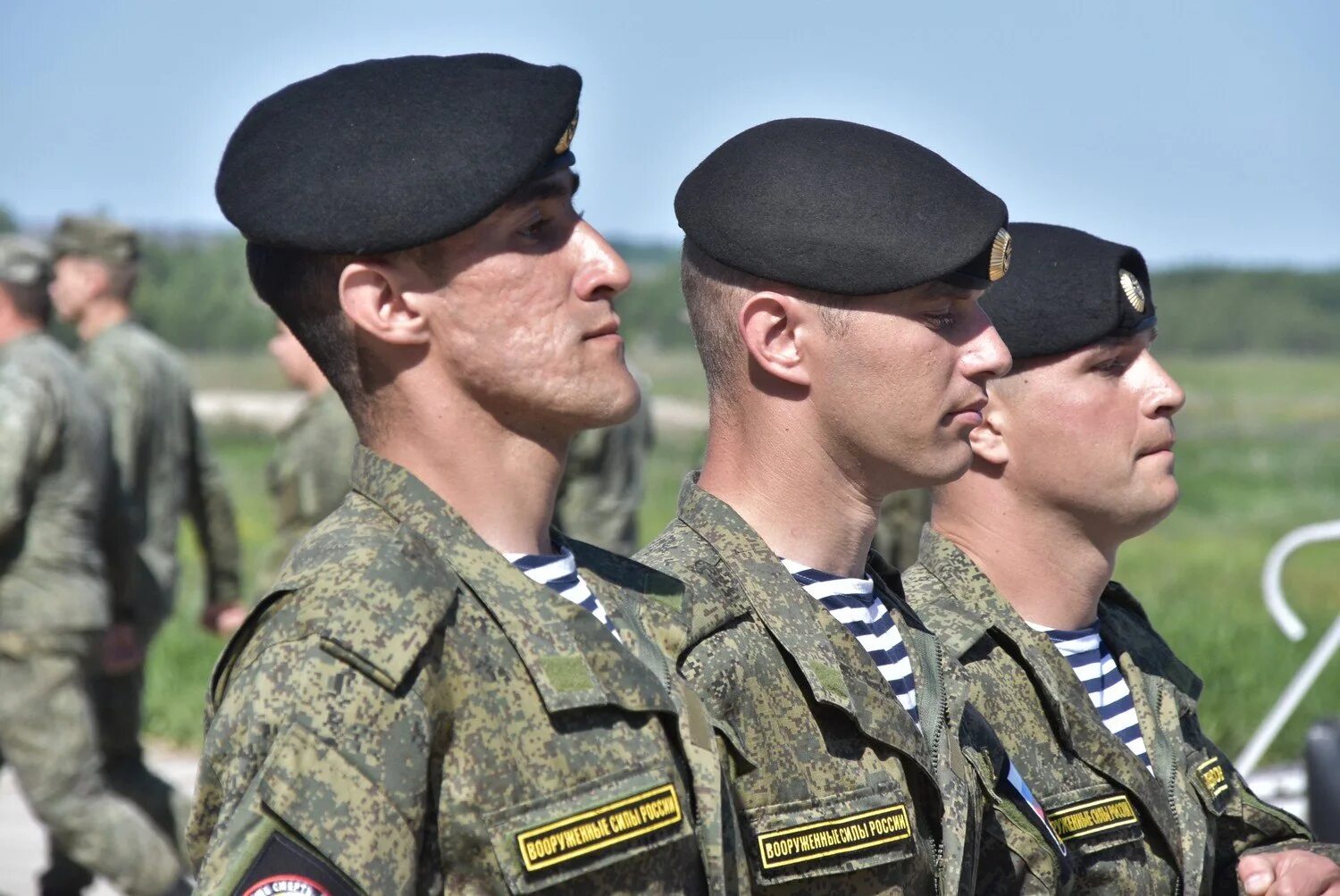 Ракетные войска форма одежды. Форма артиллериста. форма артиллерийских войск. современная форма артиллериста.