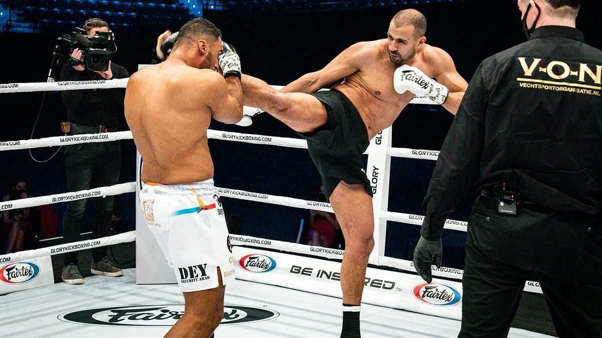 Бадр Хари 2021. Бадр боев. Ben Saddik vs Бадр Хари. Badr hari vs Alistair Overeem.