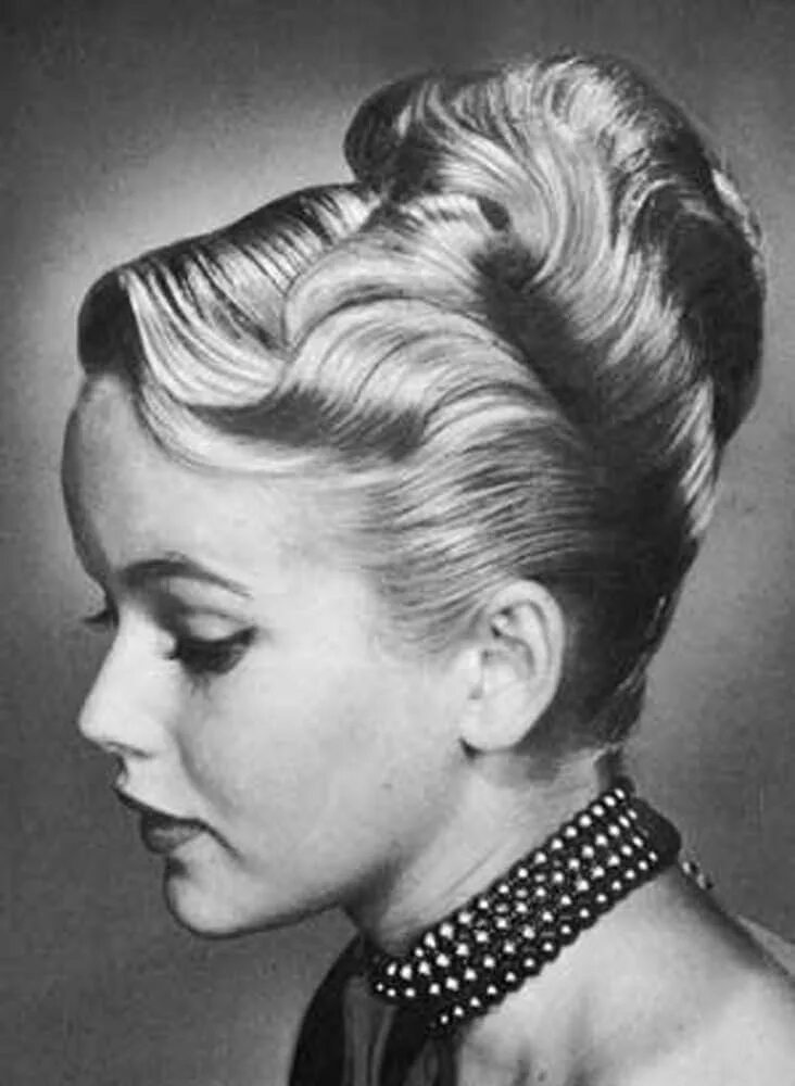 Прическа 1950 года. Vintage 1950 haircut bob. Прическа 1950 года. Сложная прическа 1950. Мирна хансен мисс сша.