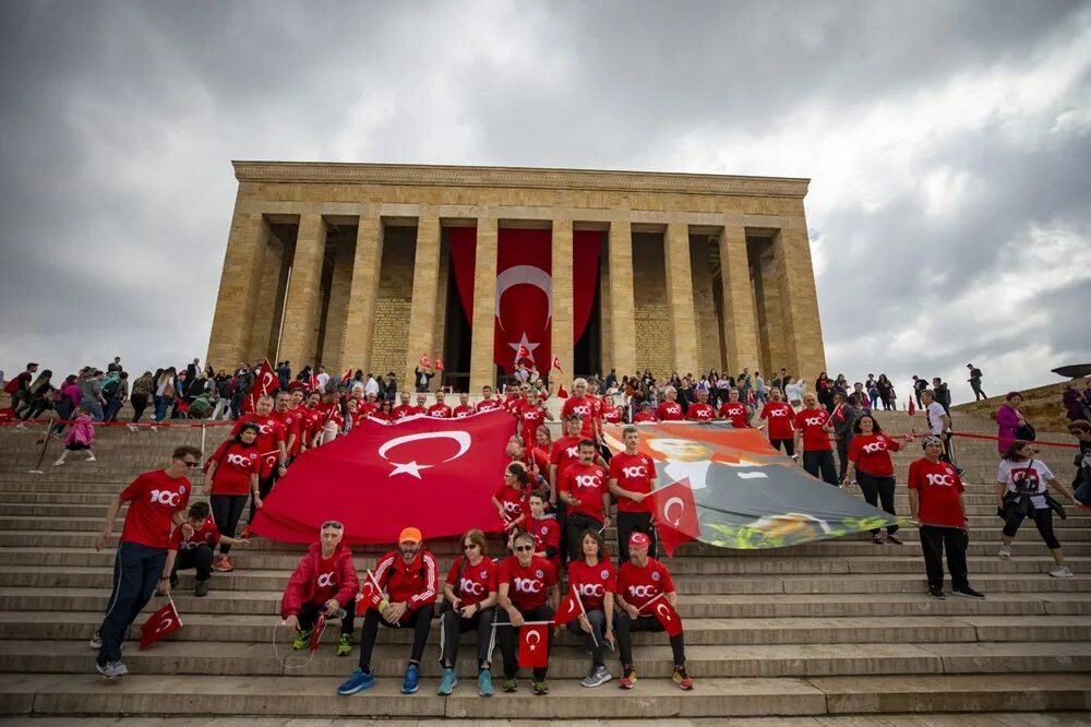 19 май 2015. 19 Mayis. Аныткабир и флаги. 19 Mayis картинки. Anitkabir muze photos.