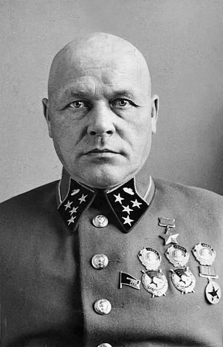 Командующий западным фронтом в начале войны. Павлов генерал 1941.