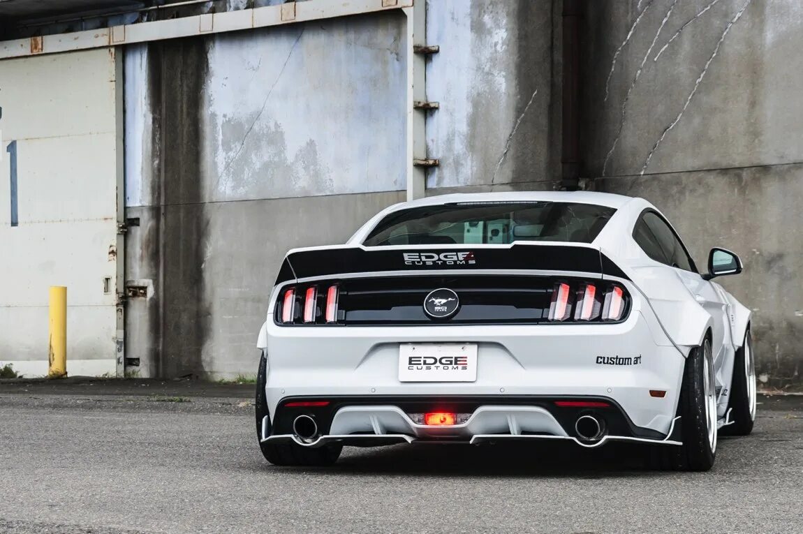 Mode tuned. Ford Mustang Bodykit. Ford Mustang body Kit. Ford Mustang Custom body Kit. Ford Mustang New Edge Bodykit.