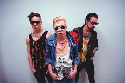 Yotgan külotsiz Popeki