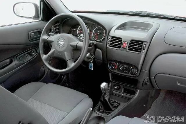 Nissan Almera n16 салон. Nissan Almera n16 хэтчбек салон. Ниссан Альмера н16 салон. Almera n16 салон.