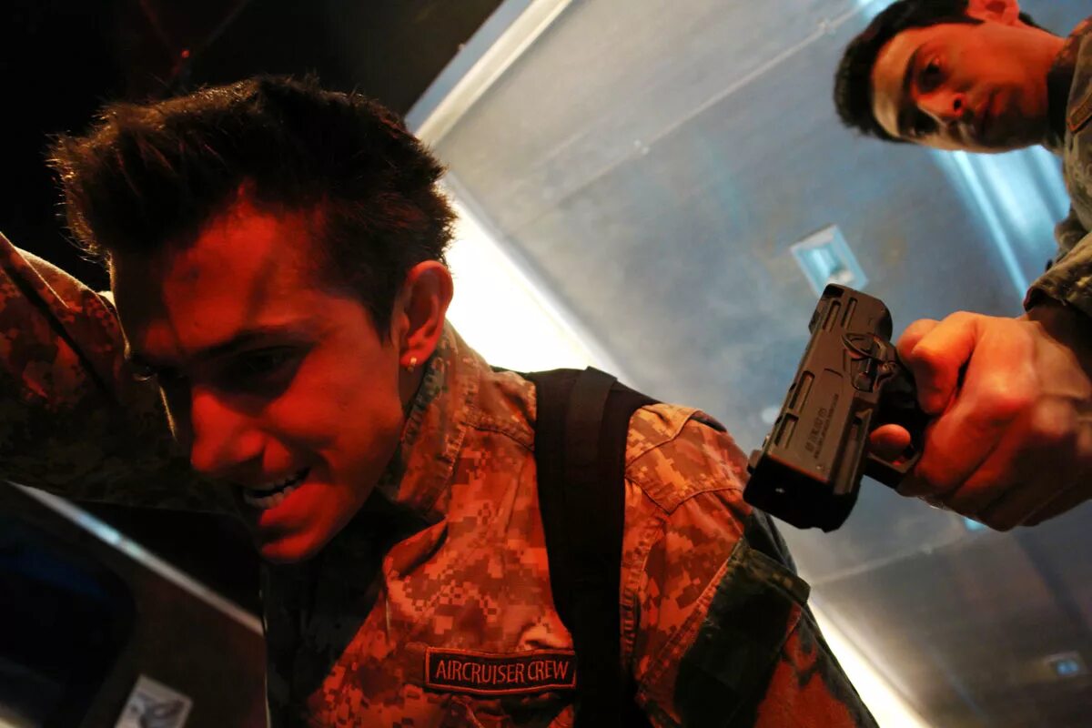 Павел прилучный на игре кадры. Павел прилучный геймеры 2. Игра. Нодар сирадзе. На игре фильм 2009 тихон.