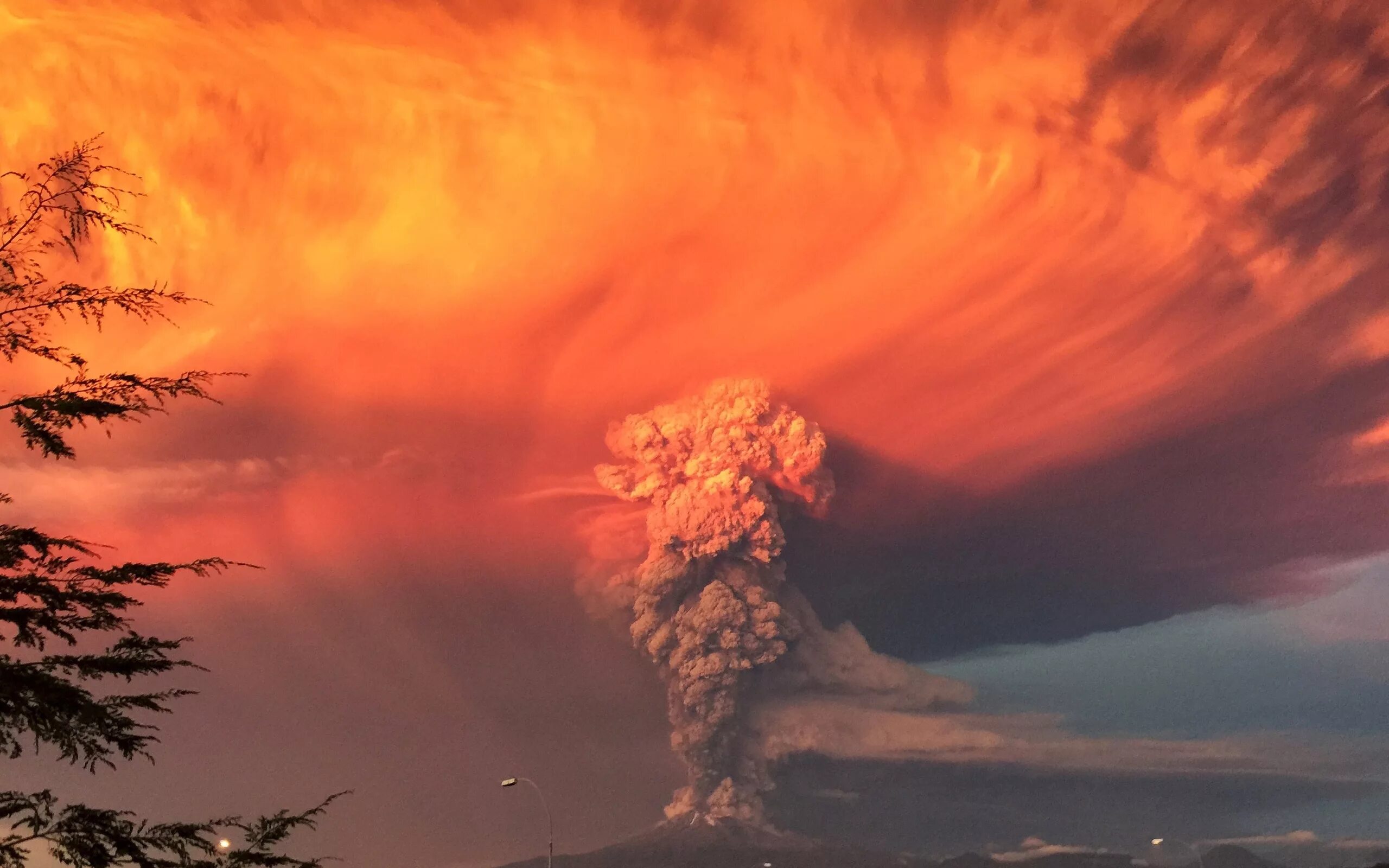 Извержение вулкана какое явление. Вулкан Кальбуко в Чили. Извержение вулкана Кальбуко. Извержение вулкана Кальбуко Чили 2015. Вулкан Кальбуко Чили катастрофа.
