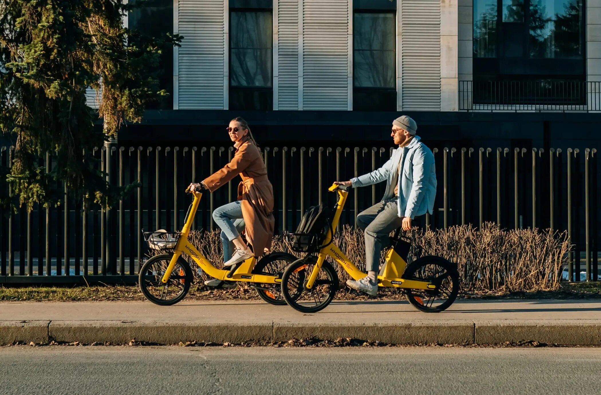 Whoosh bike. Электровелосипеды вуш. Электровелосипед 10000w электровелосипеды. Необычные велосипеды. Прокатный велосипед.