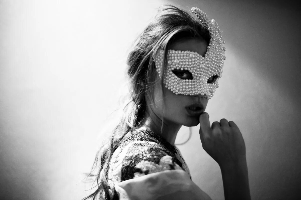 Девушка в маске. Красивая девушка в маске. Фотосессия в маске. Девочка в маске. Как стать загадочной