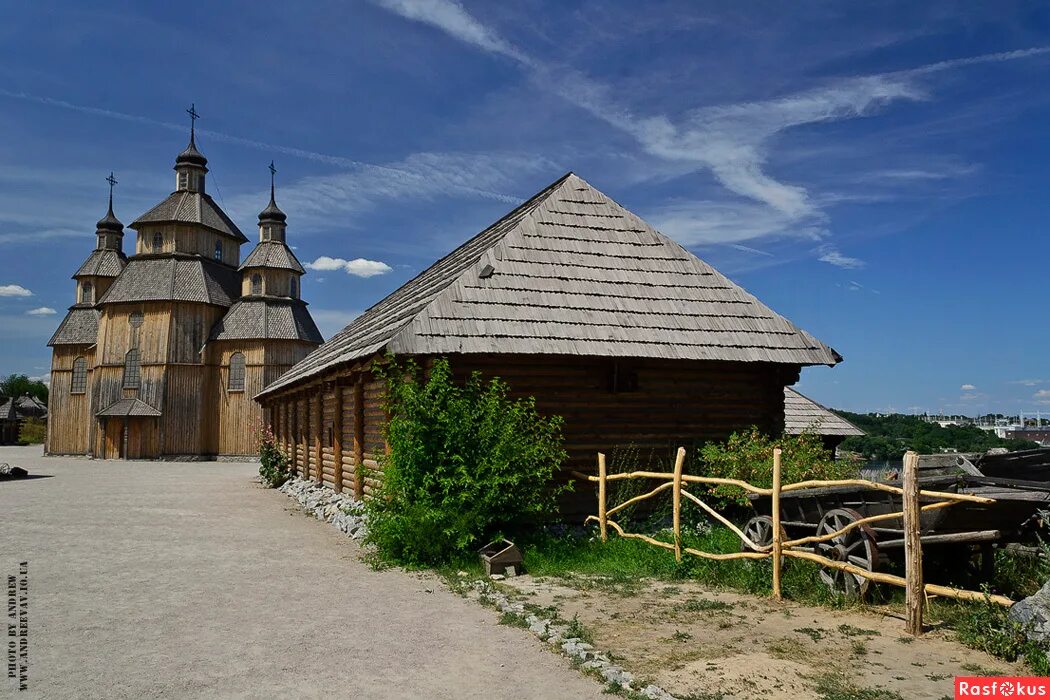 Запорожская сечь. Заповедник Хортица Запорожье. Хортица Сечь. Остров Хортица Тарас Бульба. Запорожье Хортица красивое место.