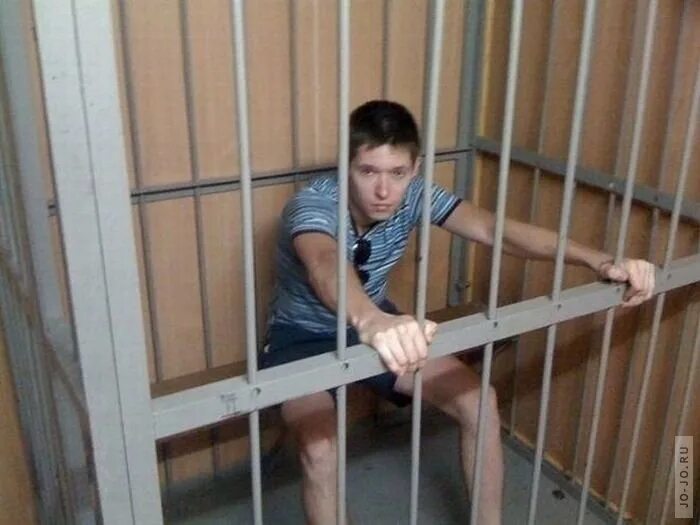 Строго крайне