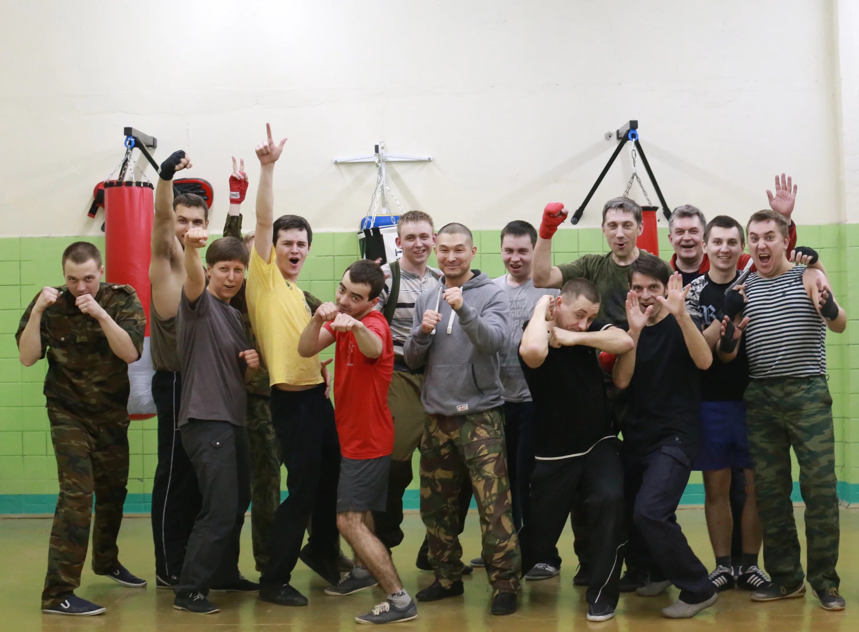 ударная техника спецназа. система воин. русский стиль рукопашного боя кадочникова. система кадочникова в москве. бое по системе кадочникова.