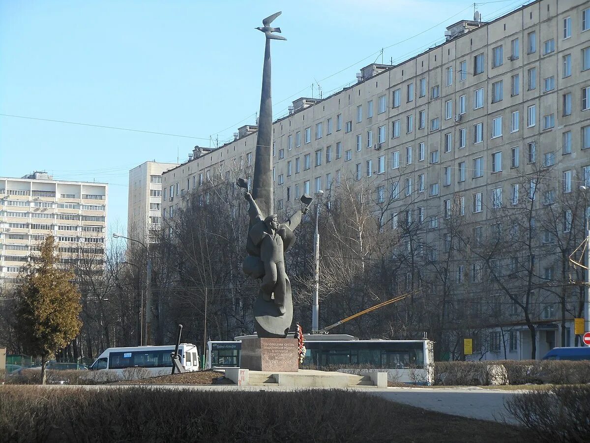 Площадь соловецких юнг. Площадь Соловецких Юнг Москва. Памятник Соловецким юнгам в Москве. Памятнике Соловецким юнгам в Измайлово. Памятник юнгам Северного флота в Москве.