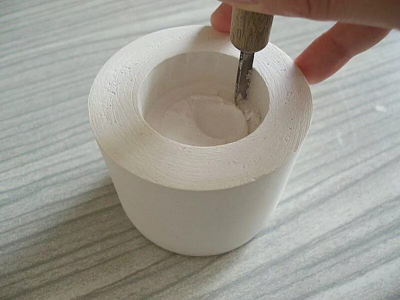 Свечи из гипса своими руками. Подсвечник из алебастра. подставка из гипса для свечей. подсвечник гипс. декор гипсовых подсвечников.