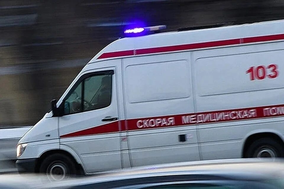 Едет скорая на вызов. Едет скорая на вызов