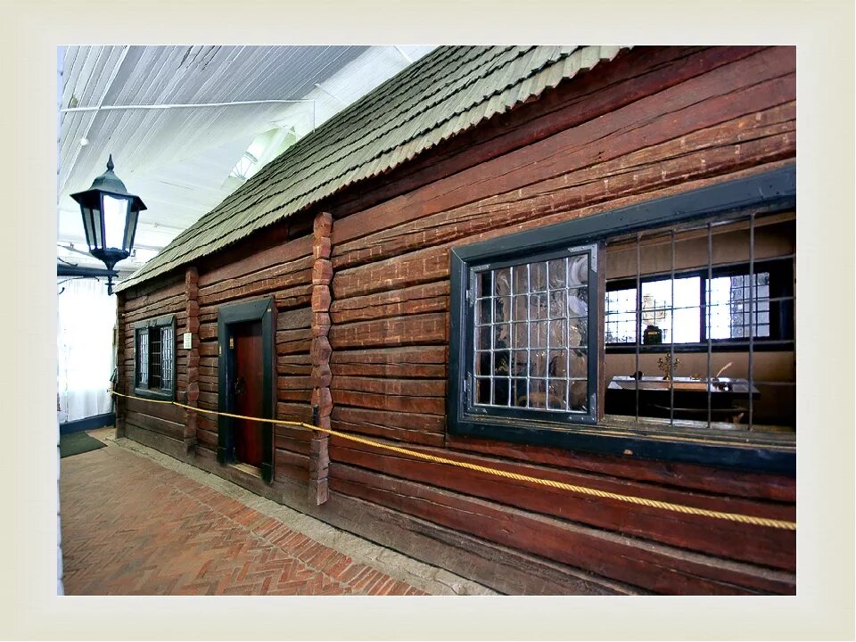 домик петра первого на петровской набережной. летний домик петра 1 в санкт-петербурге. зимний домик петра на петровской набережной. домик петра 1 на петровской. домик петра 1.