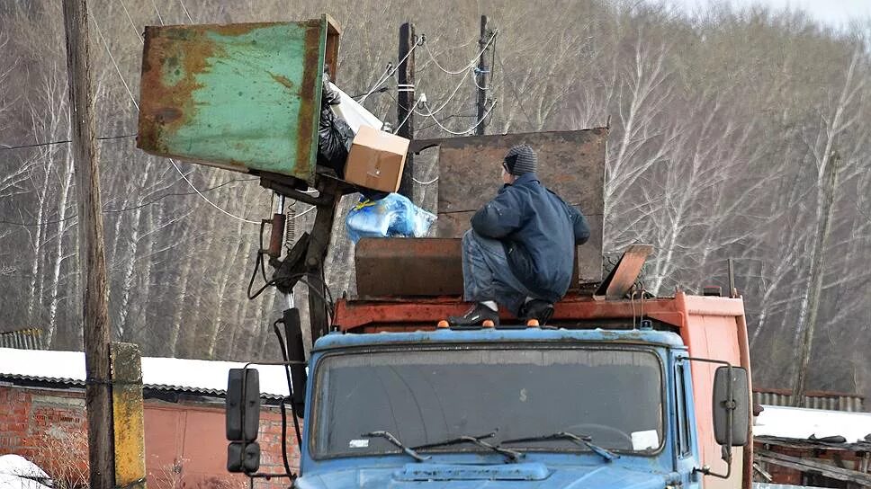 Ооо рузский оператор. Мусоровозы Ростех. Мусоровоз Ростех Красноярск. Машина увозит мусор. Ростех Красноярск вывоз мусора.