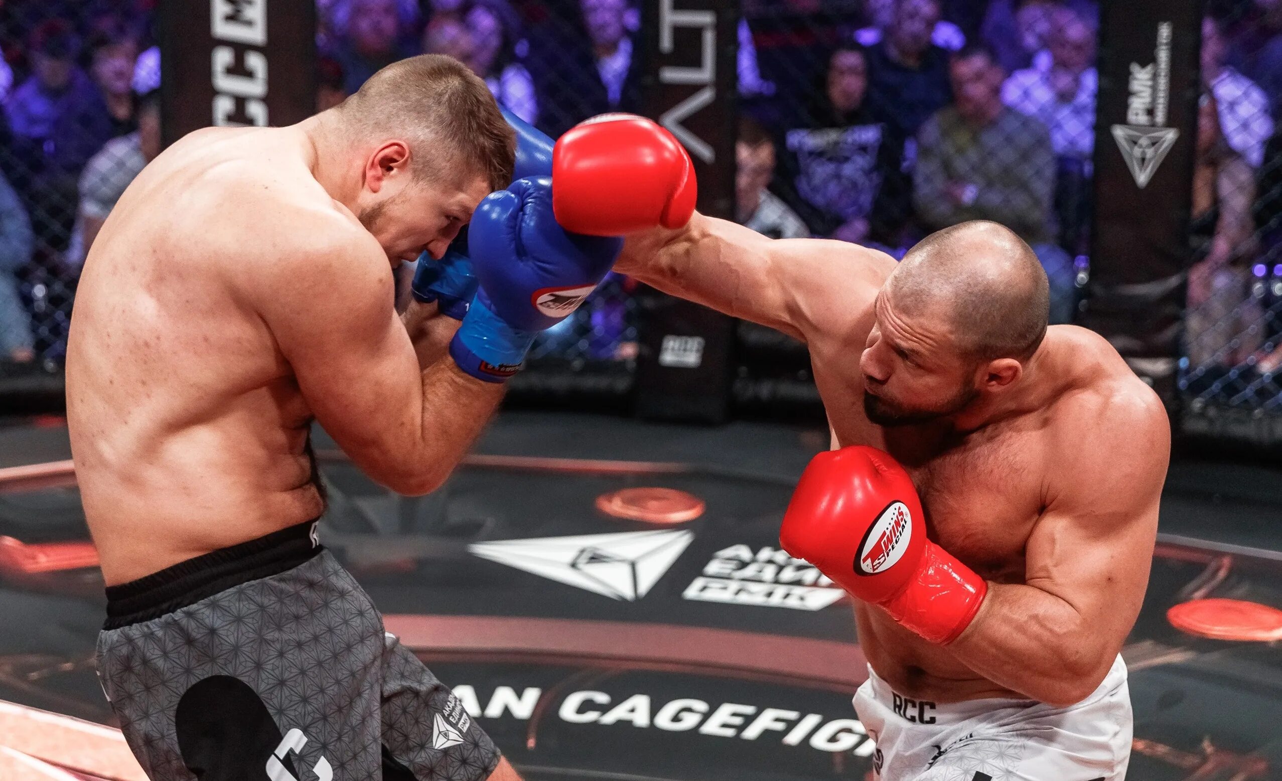 Иван штырков исмаилов. Насрудин насрудинов боец. Штырков бой. Бои штыркова. Иван штырков рост вес.