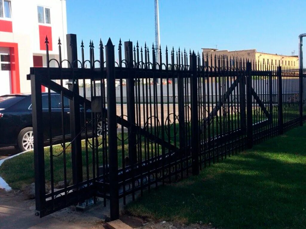 монтаж забора. забор мастер. забор декоративный металлический. 4м мастер сад. мастер ограждения.