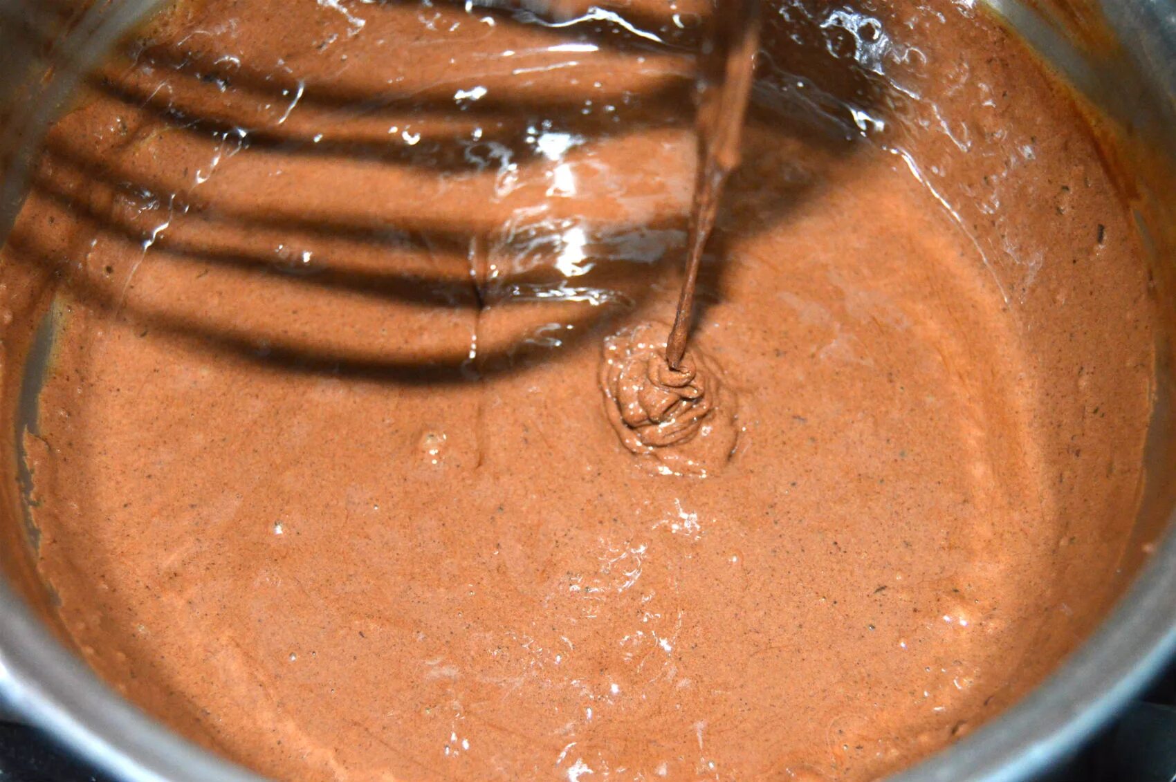 Какао сливочное масло сгущенка. Крем для торта из какао. Шоколадный крем из какао. Крем с какао для торта. Шоколадный крем для торта из какао.