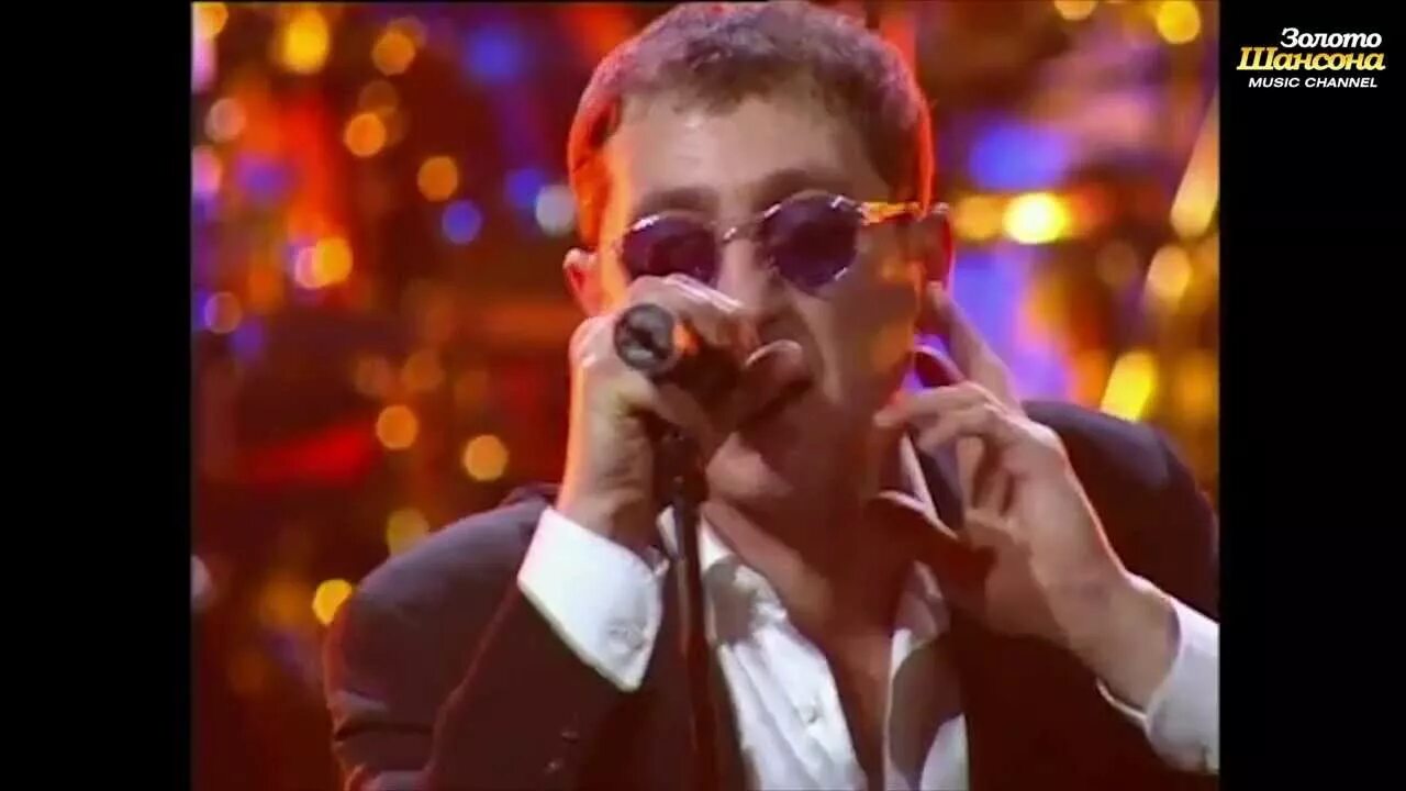 Лепс в центре земли концерт live обложка. Live григорий лепс. В центре земли. Лепс в центре земли альбом. Live григорий лепс.