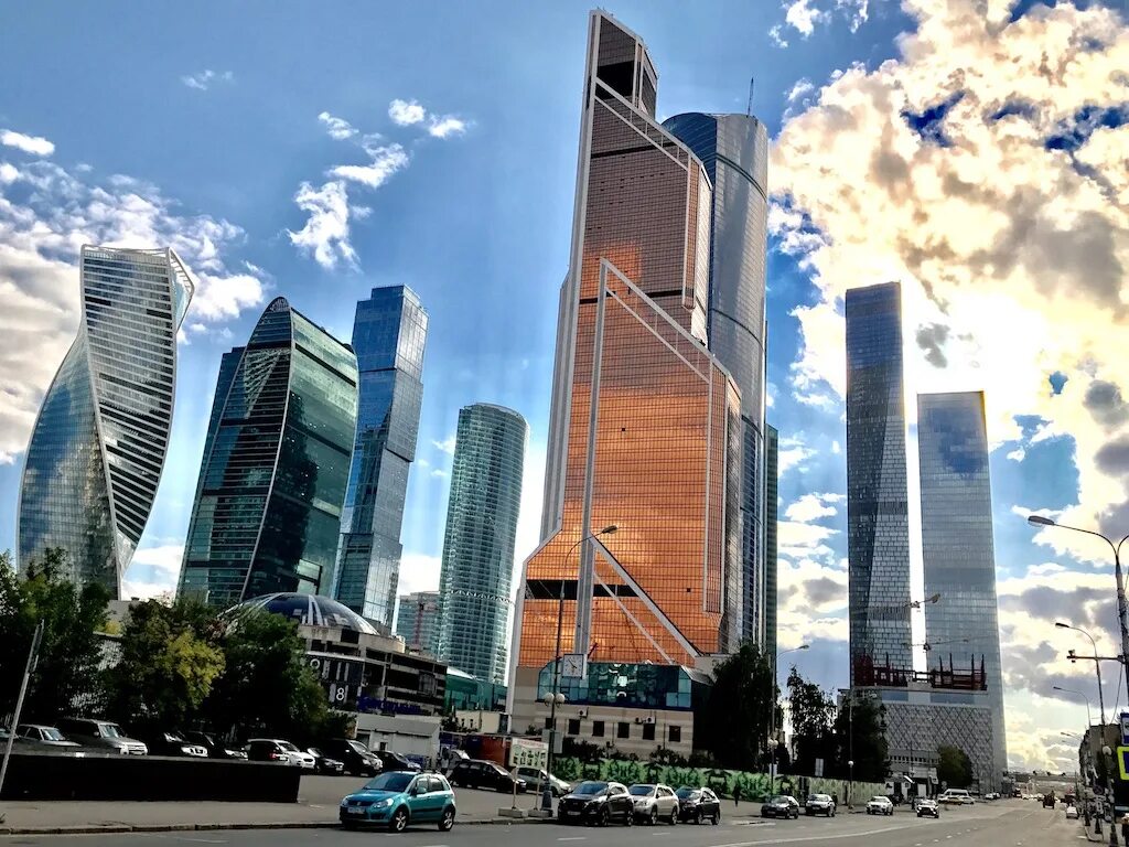 Москва Сити минусы. Плюс в Москва Сити. Neva Towers Москва Сити.