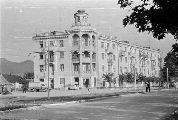 Советский орджоникидзе. Орджоникидзе Северная Осетия 1970 год. Город Орджоникидзе СОАССР. Город Орджоникидзе Северная Осетия. Старый Владикавказ Орджоникидзе.