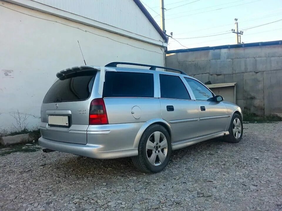 Купить б у универсал на авито. Opel Vectra b Caravan. Опель Вектра б универсал 2001. Опель Вектра Караван 2000. Opel Vectra 2001 универсал.