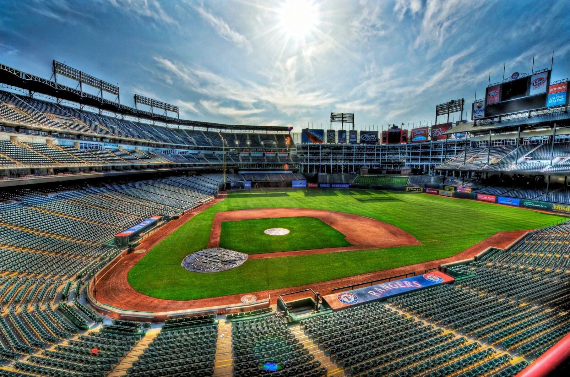 Ballpark. Стадион Ригли. Бейсбол стадион фон. Baseball field background.