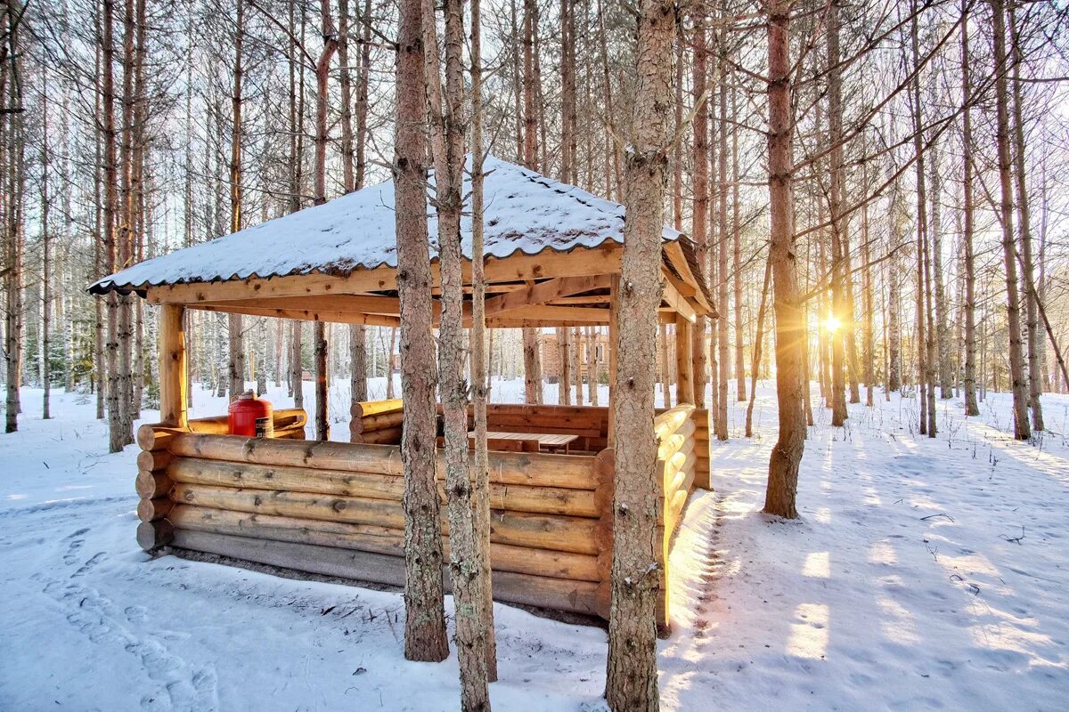 Снежок челны. Селигерское Заплавье зима. Селигерское Заплавье зимой. Селигерское Заплавье база зимой. Селигерское Заплавье база отдыха.