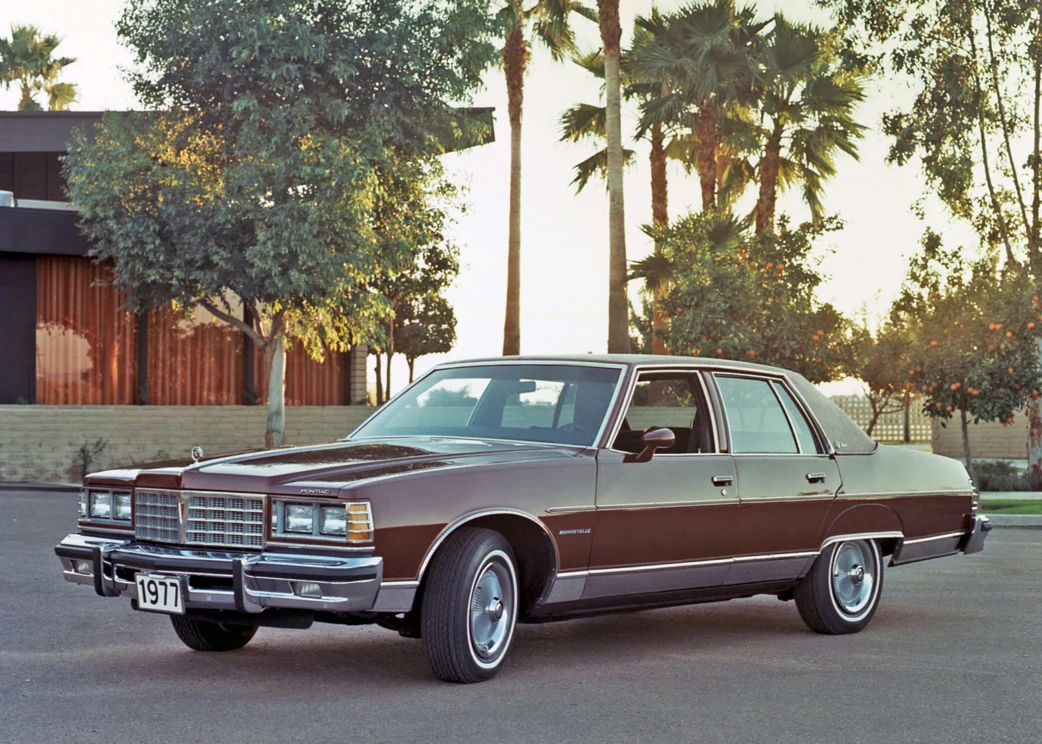 Понтиак Бонневиль. Pontiac Brougham. Кадиллак Бонневиль. Pontiac Bonneville, Catalina 1977. Pontiac bonneville