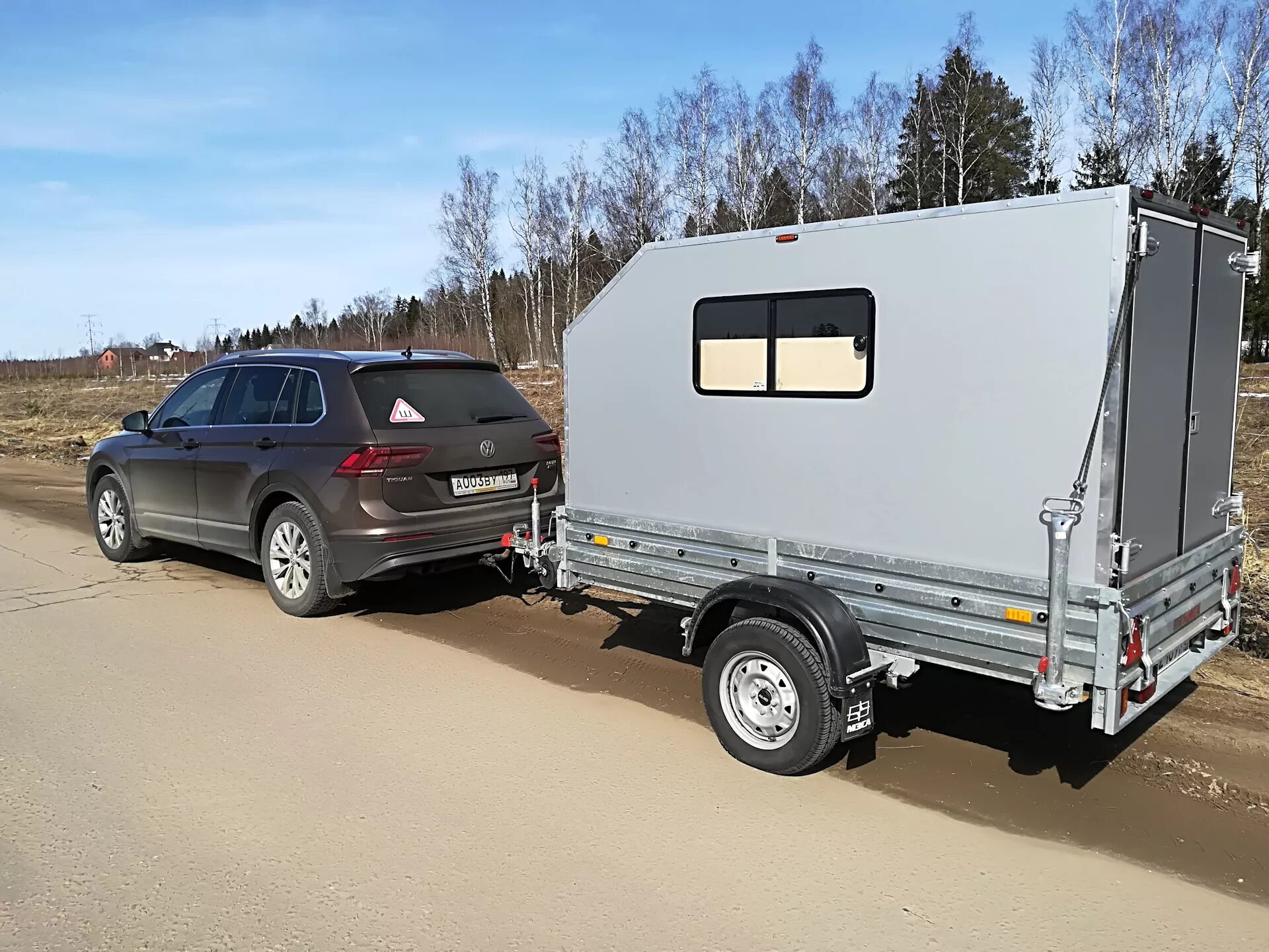 Жилой модуль в легковой прицеп. Прицеп автодом МЗСА. Прицеп МЗСА кемпер. Жилой модуль в МЗСА. Съемный жилой модуль для прицепа МЗСА.