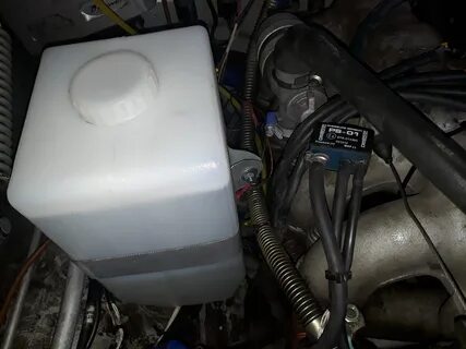 Бачок газ 31105