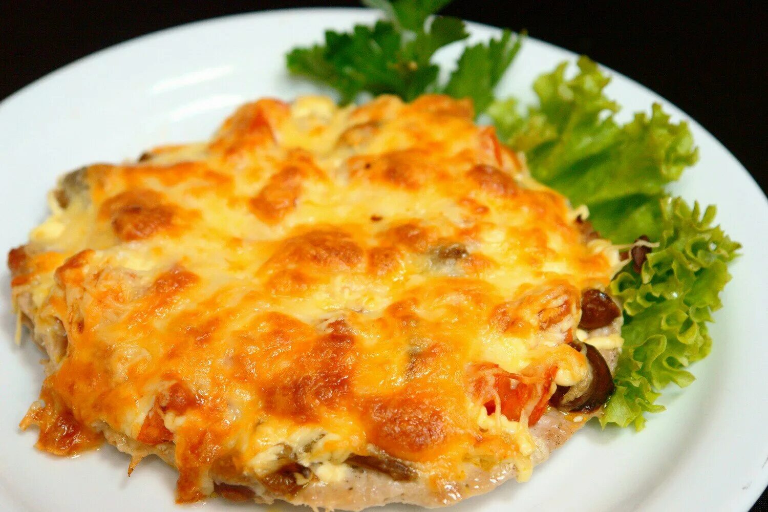 Курица запеченная с сыром и майонезом