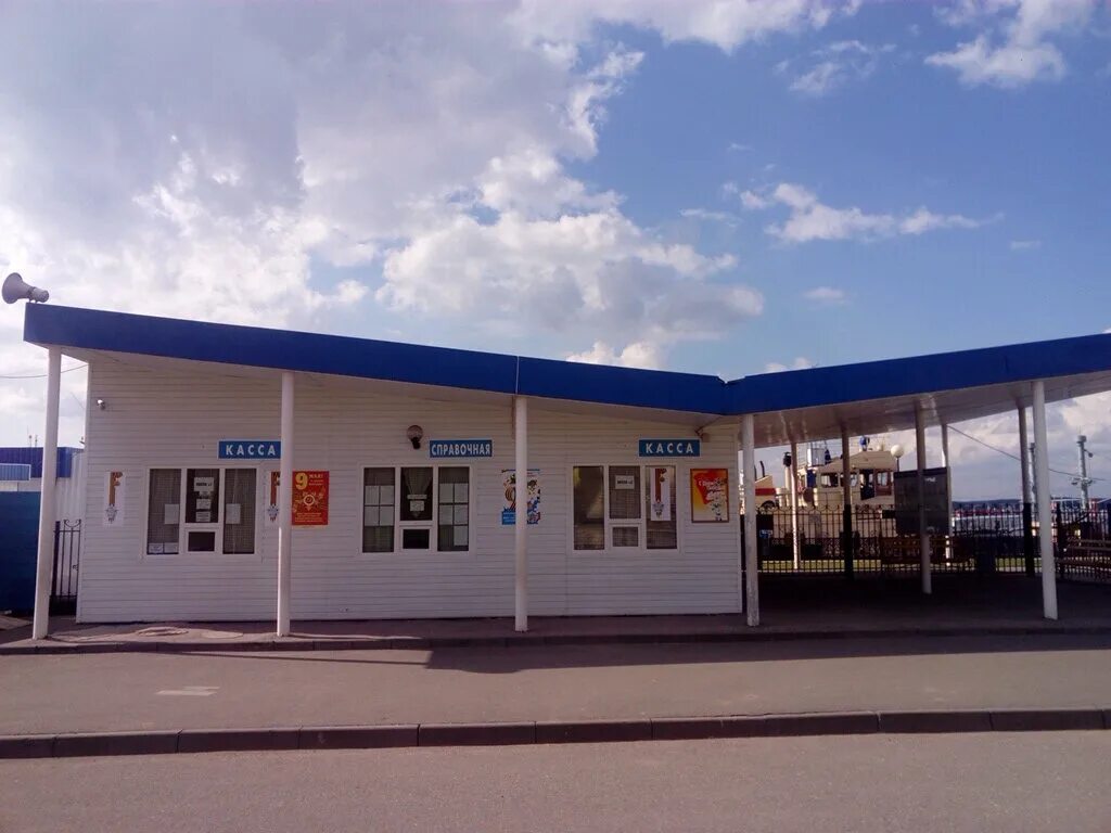 кассир в театральной кассе. г. чебоксары г, энгельса ул, д. речной порт чебоксары. эгерский бульвар 42 чебоксары.