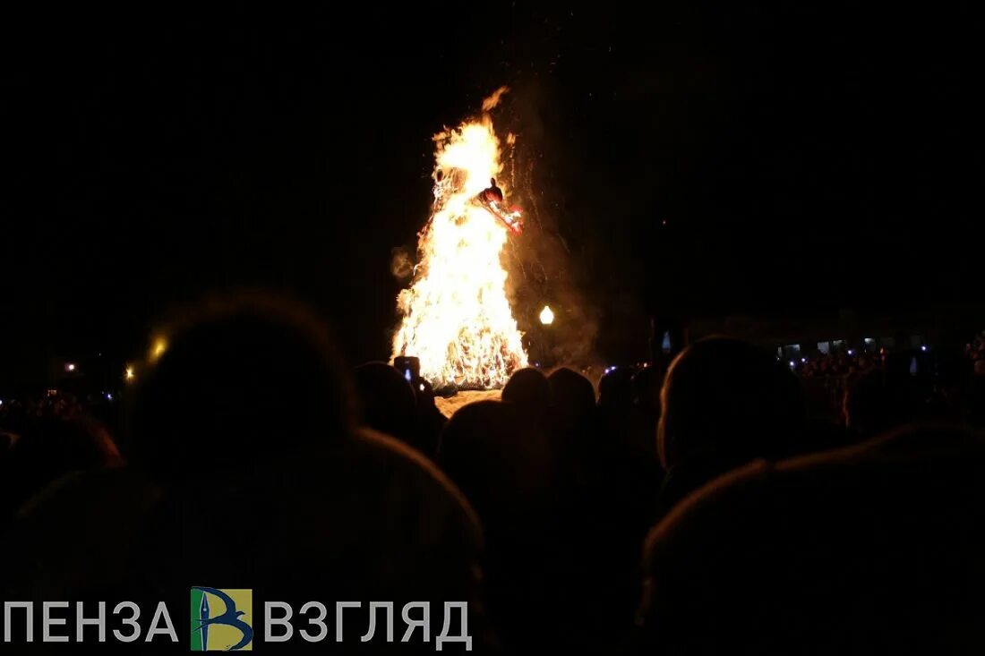 Масленица в парке Белинского Пенза. Масленица 2023 года в парке Белинского. Масленица Пенза 2023 парк Белинского. Пожар в парке Белинского Пенза. Масленица в парке белинского пенза 2024