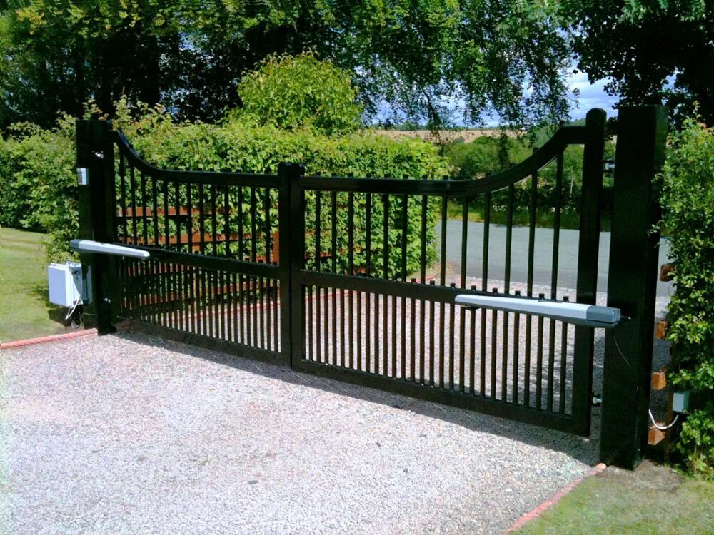 Automatic installation. Выдвигающаяся изгородь. automatic gates. gate installation. swing door gates.