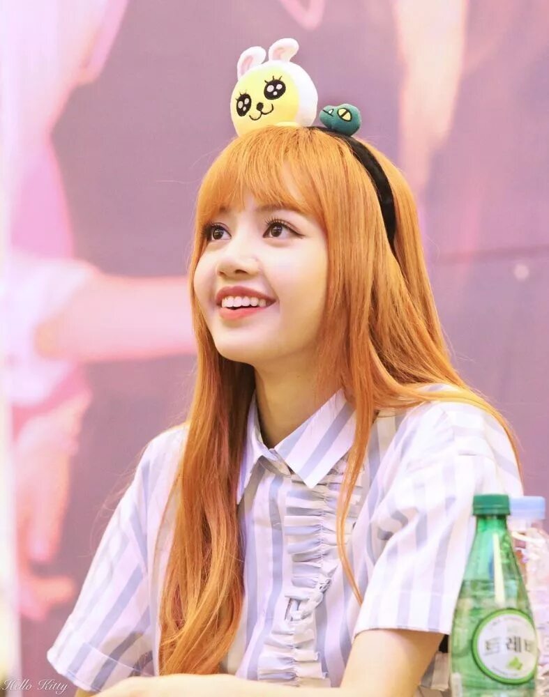 Фото лисы из блэк. Лиса из blackpink. лалиса манобан милые. лалиса манобан улыбается. лиса блэк пинк улыбается.
