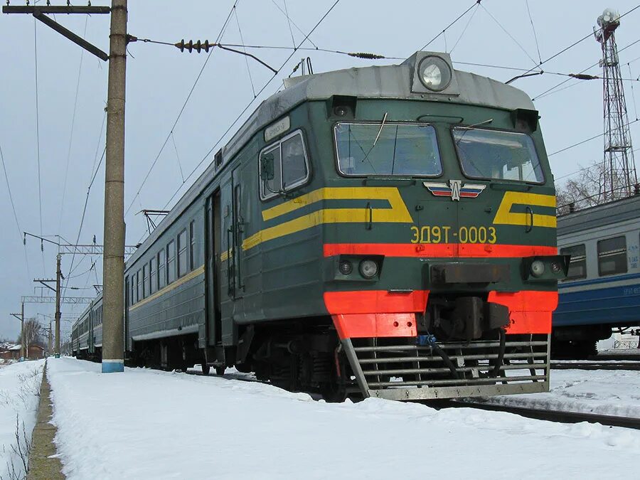 Электричка брянск 2 навля. Станция зерново украина. суземка зерново. брянский поезд. брянские электрички.